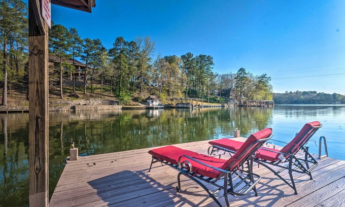 Piney House | Hot Springs Lakefront Home with boat dock and kayaks