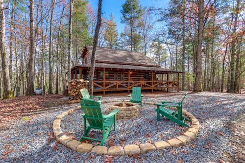 Dial House | Hot Tub and Games Ridgetop Cabin in Blue Ridge!