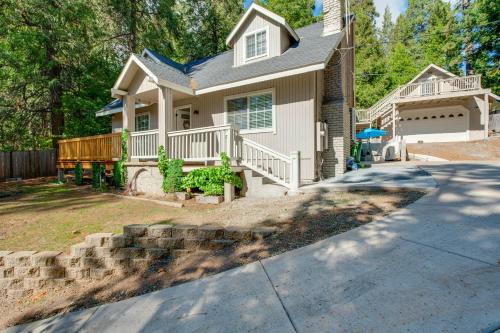 Pollock Pines House | Hot Tub and Games! Upscale Sierra Foothills Hideaway