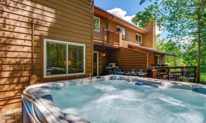 Frisco House | Hot Tub & Deck: Family-Friendly Frisco Townhome!