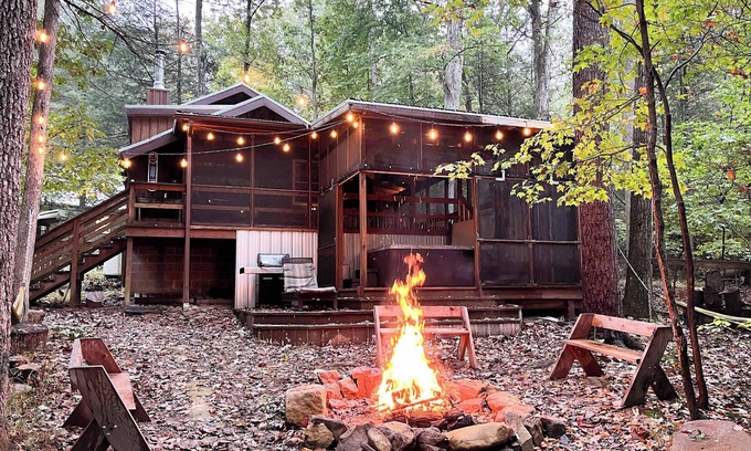 Berkeley Springs Cabin | Hot Tub, Fire Pit, Grill, Sleeping Porch & More!