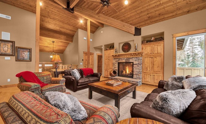 Deer Park House | Hot Tub, Foosball, A/C, Easy access to north end - Wallowa 22