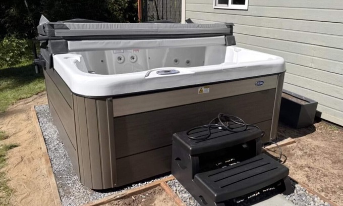Clinton Apartment | Hot Tub I Peleton I King Bed I Whidbey Island