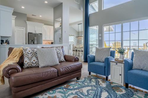 Galveston House | Hot Tub - Ocean Views - Steps to Private Beach - Quiet Location