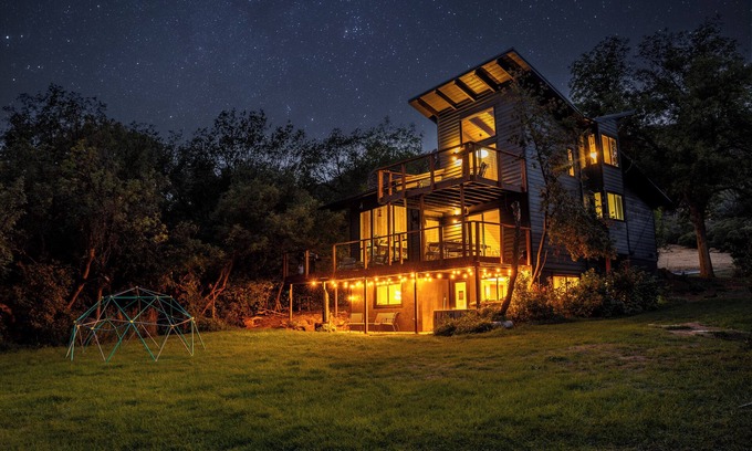 Glenwood Springs House | Hot Tub, Riverfront, 15 min to Hot Springs & Skiing