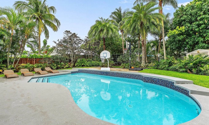 Lake Ida Shores House | Hot Tub Salt Pool Png Png 5 Min to AtlAv Trampline
