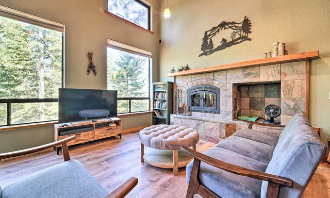 Truckee Cabin | Hot Tub & Ski Shuttle: Northstar Resort House