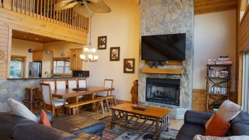 Beech Mountain House | Hot tub, views, Pool Table, Pet Friendly