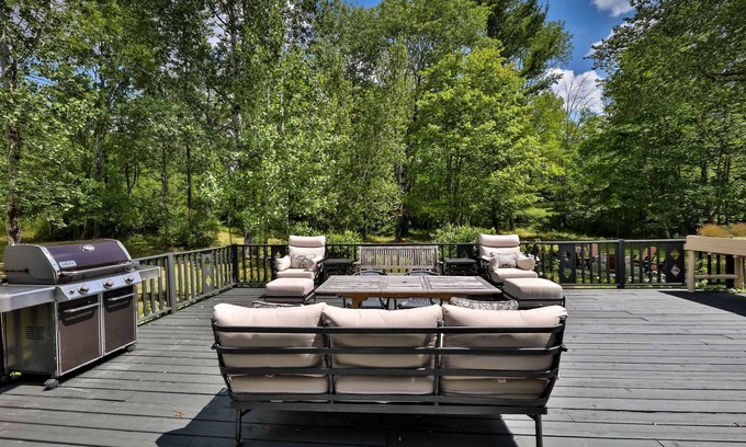 Tannersville House | Hot tub with a view: Near Hunter, Tannersville and Wyndham.