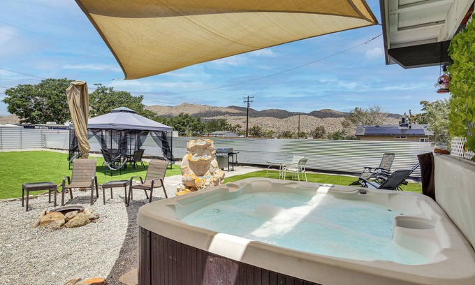 Yucca Valley Cottage | Hot Tub, Yard & Fire Pit: Joshua Tree Home!