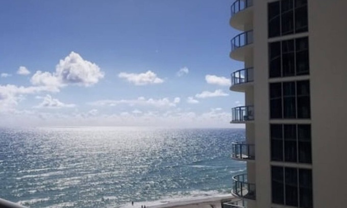 Sunny Isles Beach Hotel | ★ Hotel 1 Bedroom Suite with ocean view !