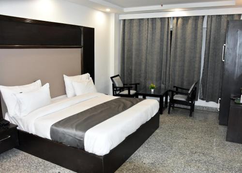 Paharganj Hotel | Hotel Anand Empire Near New Delhi Railway Station