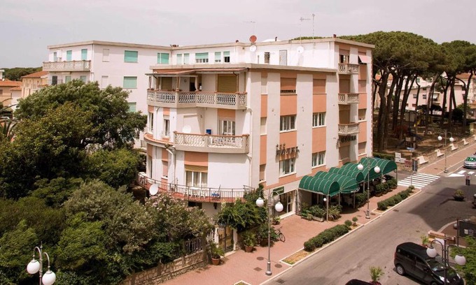Follonica Hotel | Hotel Ausonia