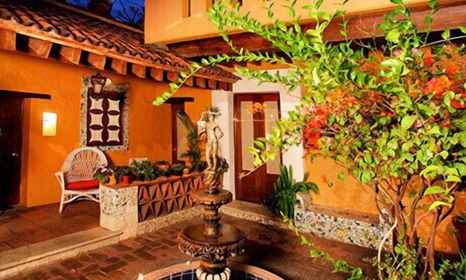 Calzada Madero Hotel | Hotel Azucena