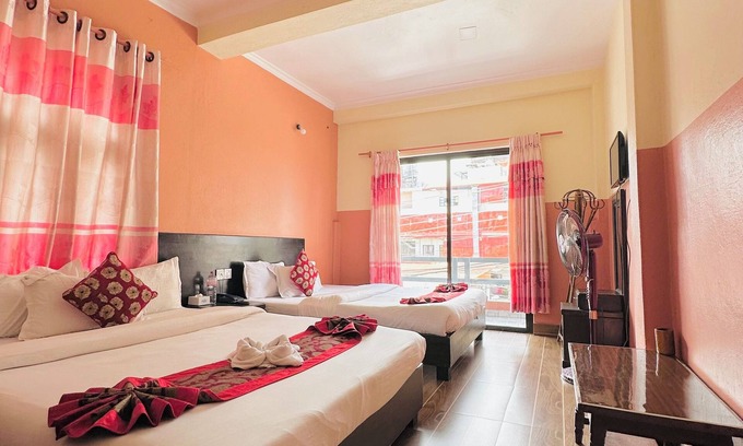 Pokhara Hotel | Hotel Bardan Pokhara