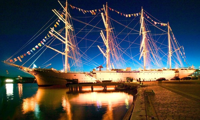 Centrum Boat Rental | Hotel Barken Viking