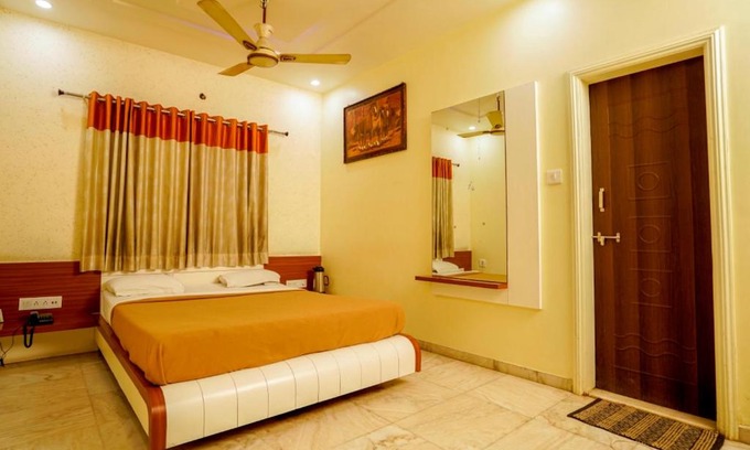 Rajkot Hotel | Hotel Bhakti, Rajkot