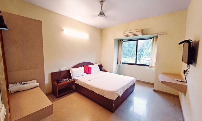 Mount Abu Hotel | Hotel Blue Valley