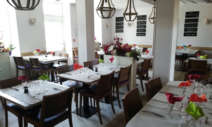 La Grande-Verriere Hotel | Hotel de la Poste Chez Cécile