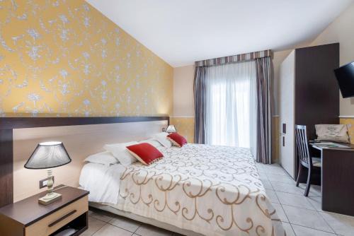Fiumicino Hotel | Hotel De La Ville Relais