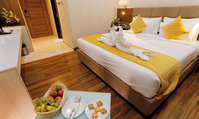 Varanasi Hotel | HOTEL DOLPHIN GRAND