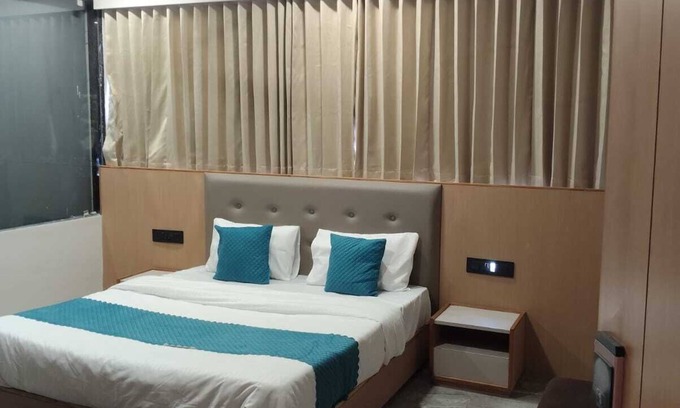 Gandhinagar Hotel | Hotel Earth Orbit