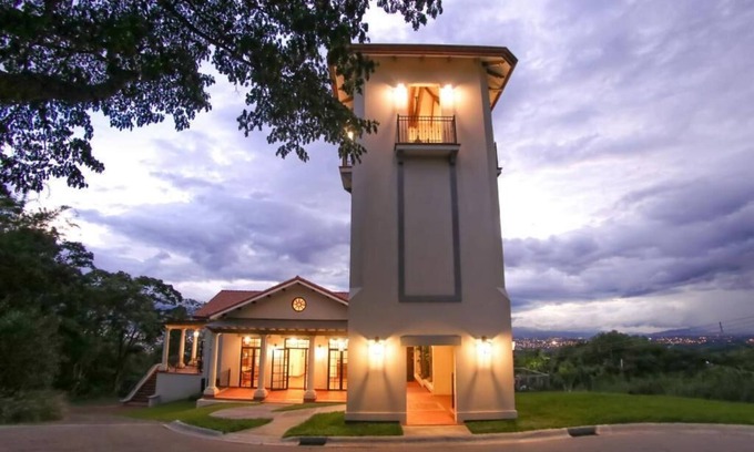 Barva Hotel | Hotel El Arca, Jardín Botánico y Restaurante