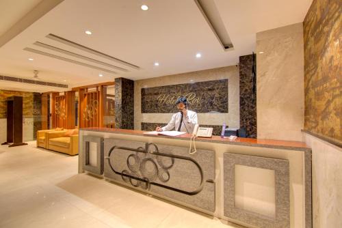 Mahipalpur Hotel | HOTEL ELEVATE NEAR TERMINAL 1 WITH- Free Airport PICKUP