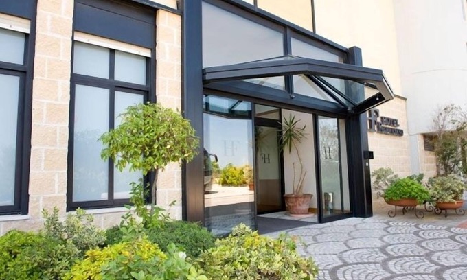 Ceglie Del Campo Hotel | Hotel Federiciano