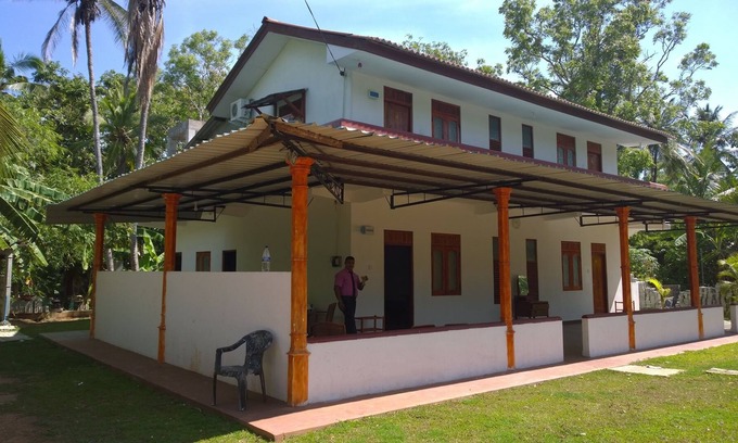 Anuradhapura Hotel | Hotel Flamingo