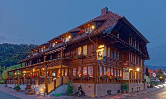 Unterglottertal Hotel | Hotel-Gasthaus Goldener Engel