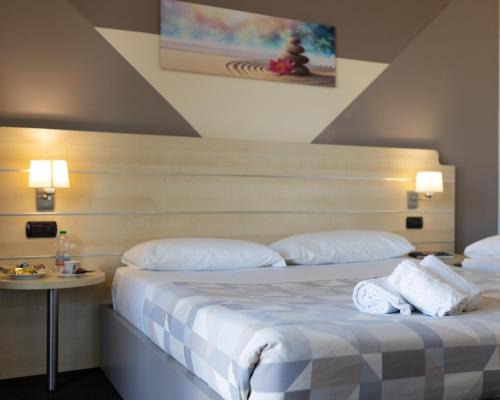 Ponte Taro Hotel | Hotel Giallo