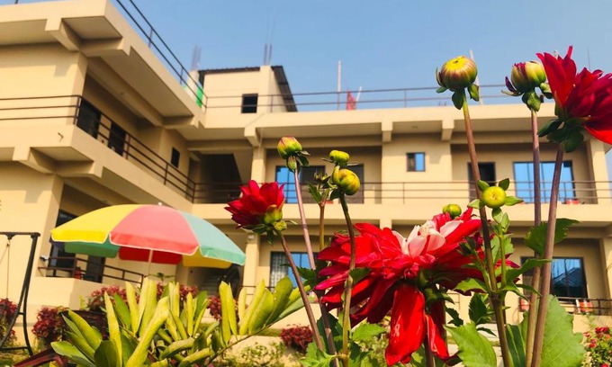 Sauraha Hotel | Hotel Happy Land