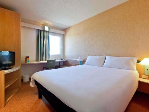 Santa Maria da Feira Hotel | Hotel ibis Porto Sul Europarque