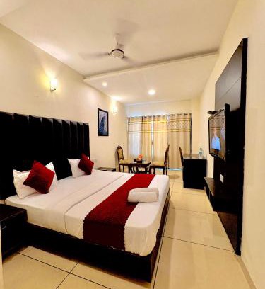 Chandigarh Hotel | Hotel JB Grand Residency Zirakpur Chandigarh # lift #Balcony Rooms # Banquet Hall # Family Rooms