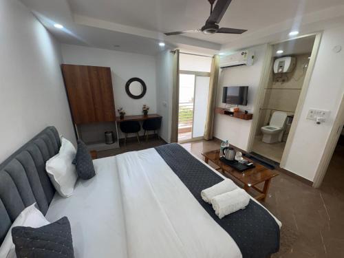 Mahipalpur Extension Hotel | Hotel JIP Breezy Heights