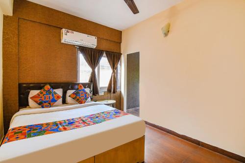 Kalighat Hotel | Hotel Krishna I - Nr Birla Industrial & Tech Museum
