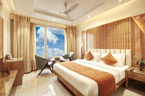 Paharganj Hotel | Hotel Krishna Plaza Just 1 Min Walk from RK Ashram Metro Station & Near Connaught Place, New Delhi By M S Hospitality