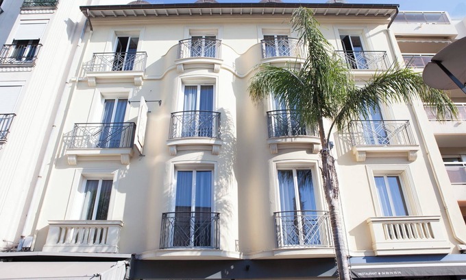 Juan-les-Pins Hotel | Hotel La Villa d'Elsa
