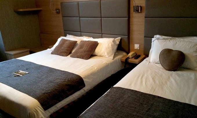 Saint-Chely-d'Aubrac Hotel | Hotel Les Coudercous