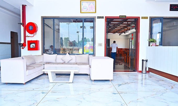 Sikar Hotel | HOTEL MADHUVAN & RESORT