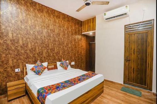 Kalyanpur Hotel | Hotel MoonGaze Inn