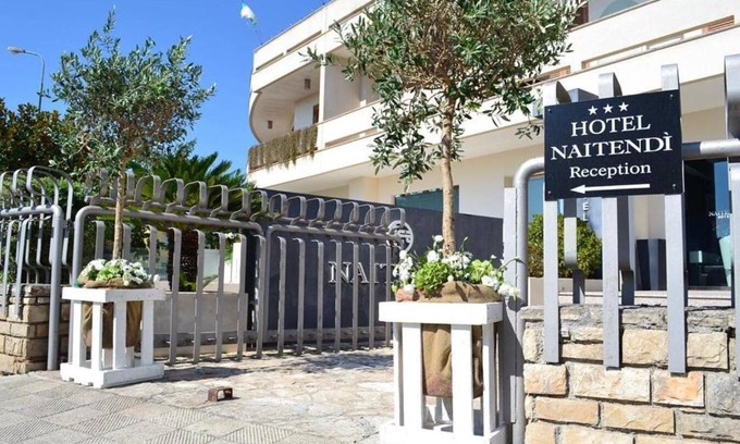 Cutrofiano Hotel | Hotel Naitendì