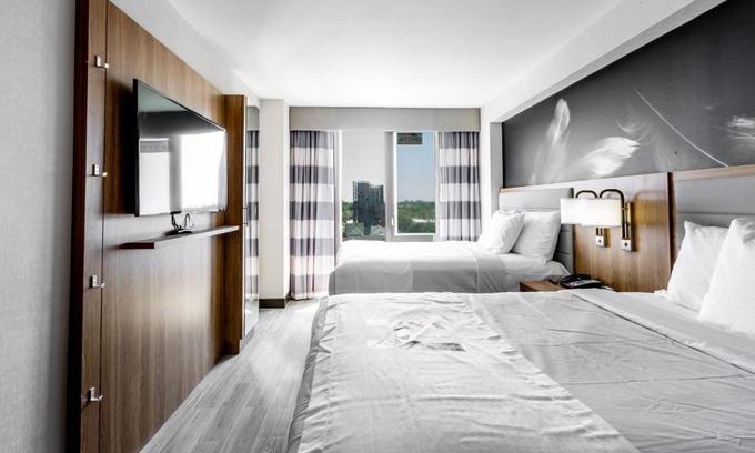 Queens Hotel | Hotel Ninety Five - JFK Airport