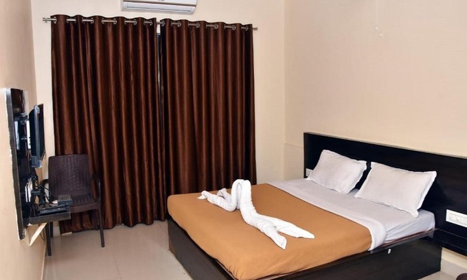 Wadgaon Hotel | HOTEL NK'S SILVER MINE RESTO-BAR & LODGE CHIKHALSE