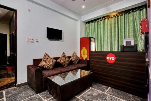 Gomti Nagar Hotel | Hotel O Alacia Stays