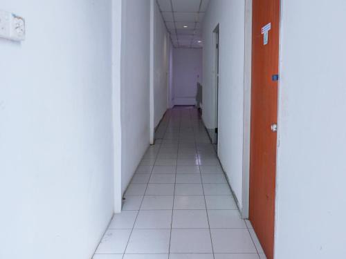 Lubuk Baja Hotel | Hotel O Baloi Homestay