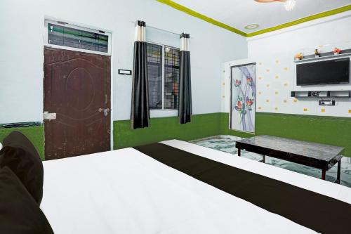 Bhongaon Hotel | Hotel O J.B. HOTEL