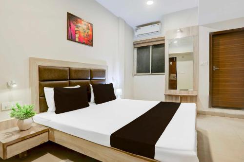 Gwalior Hotel | Hotel O Jiwaji Chowk Lashkar