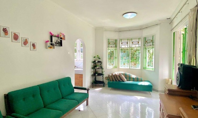 Cipanas Hotel | Hotel O Puncak Resort Guest House